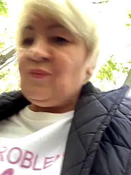 Laura Millf online show from 09/28/25, 12:01