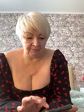 Laura Millf online show from 03/03/25, 07:46