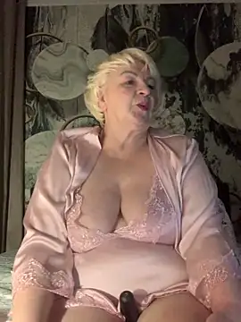 Laura Millf online show from 03/06/26, 05:41