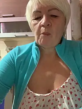 Laura Millf online show from 09/23/25, 05:31