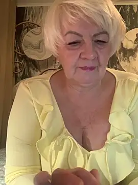 Laura Millf online show from 03/08/26, 06:33