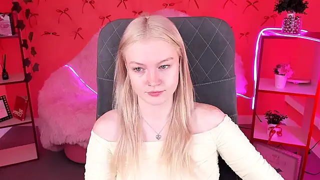 Snapshot of GraceGlamour chatting on 11/22/25, 05:06 GraceGlamour online show from 11/22/25, 05:06