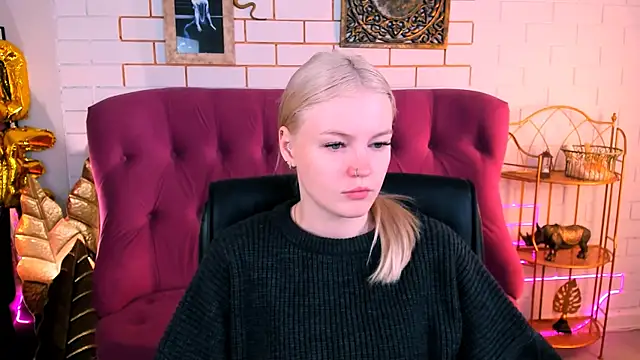 Snapshot of GraceGlamour chatting on 09/29/25, 05:03 GraceGlamour online show from 09/29/25, 05:03