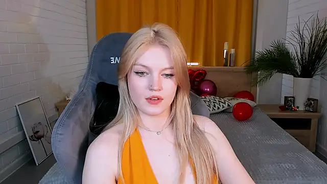 Snapshot of GraceGlamour chatting on 02/20/25, 08:17 GraceGlamour online show from 02/20/25, 08:17