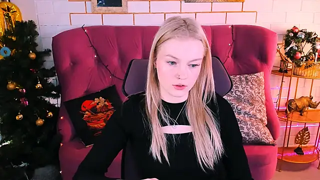 Snapshot of GraceGlamour chatting on 12/18/25, 05:12 GraceGlamour online show from 12/18/25, 05:12