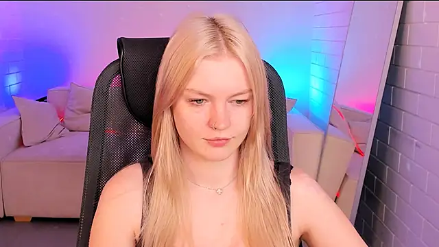 Snapshot of GraceGlamour chatting on 11/04/25, 05:11 GraceGlamour online show from 11/04/25, 05:11