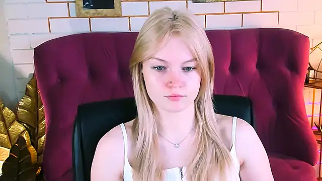 Snapshot of GraceGlamour chatting on 02/18/25, 05:09 GraceGlamour online show from 02/18/25, 05:09