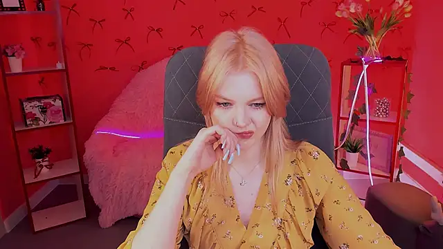 Snapshot of GraceGlamour chatting on 03/07/25, 08:23 GraceGlamour online show from 03/07/25, 08:23