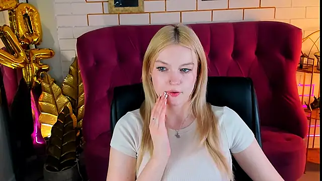 Snapshot of GraceGlamour chatting on 03/03/25, 08:19 GraceGlamour online show from 03/03/25, 08:19