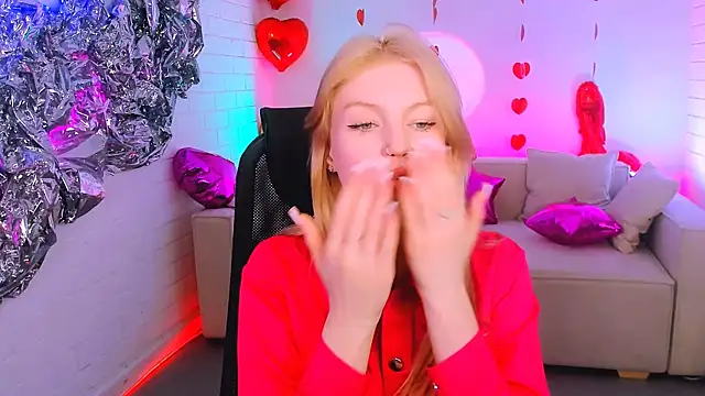 Snapshot of GraceGlamour chatting on 02/25/25, 05:08 GraceGlamour online show from 02/25/25, 05:08