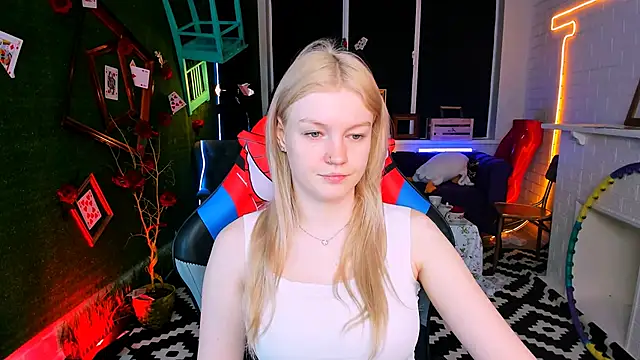 Snapshot of GraceGlamour chatting on 02/26/25, 05:13 GraceGlamour online show from 02/26/25, 05:13