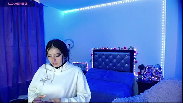 Dahlia 025 online show from 03/11/25, 02:18