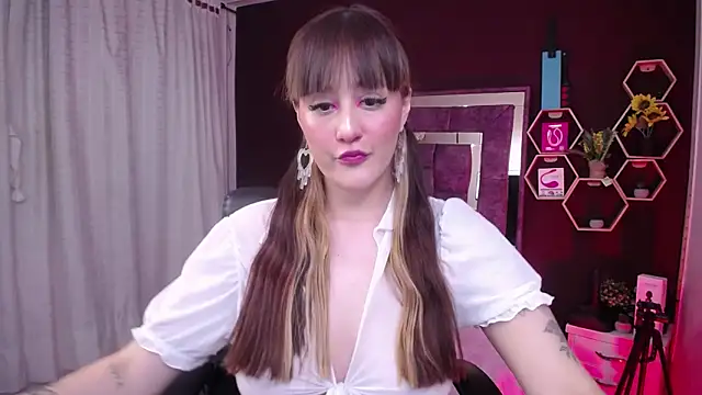 Snapshot of AnabelleGron chatting on 10/10/25, 11:05 AnabelleGron online show from 10/10/25, 11:05