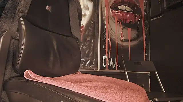 Snapshot of dani4334 chatting on 09/23/25, 09:00 dani4334 online show from 09/23/25, 09:00