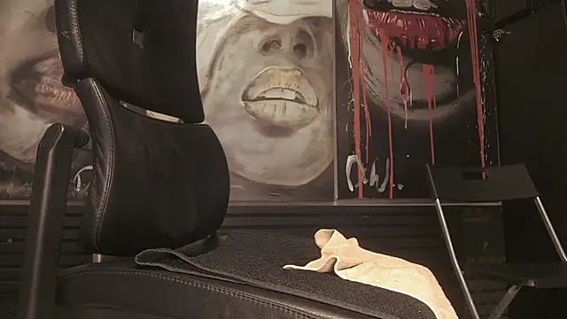 Snapshot of dani4334 chatting on 11/09/25, 07:34 dani4334 online show from 11/09/25, 07:34