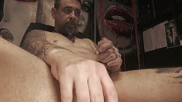 Snapshot of dani4334 chatting on 10/08/25, 06:37 dani4334 online show from 10/08/25, 06:37