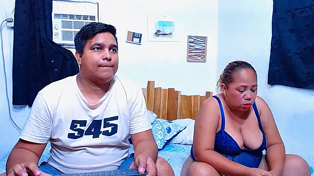 Snapshot of lucasandSofi chatting on 07/09/26, 11:59 lucasandSofi online show from 07/09/26, 11:59