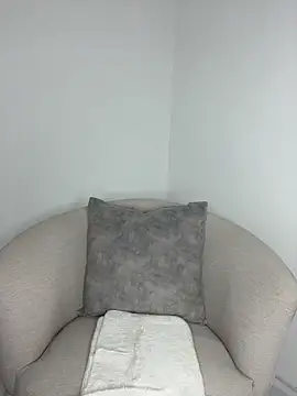 Julie Markk online show from 06/22/26, 02:17