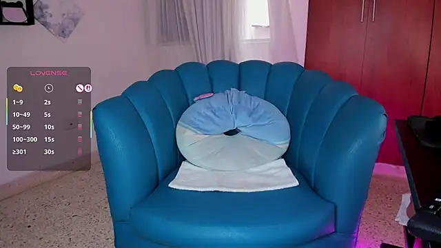 Snapshot of Julie_Markk chatting on 12/19/25, 08:44 Julie Markk online show from 12/19/25, 08:44