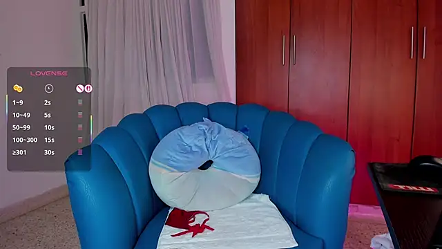 Julie Markk online show from 11/30/25, 08:42