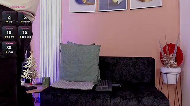 thomas eliotts online show from 12/04/25, 07:46