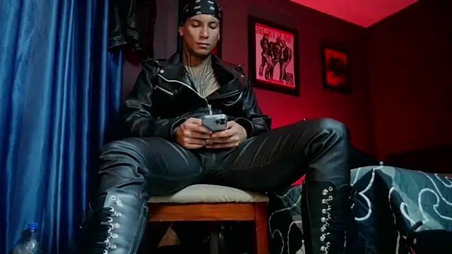 Leonnardo Jaramillo online show from 03/08/26, 02:09