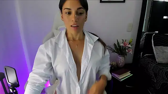 Sara lopez 28 online show from 03/29/26, 03:13