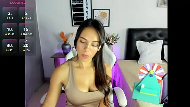 Snapshot of Sara_lopez_28 chatting on 02/06/26, 12:12 Sara lopez 28 online show from 02/06/26, 12:12