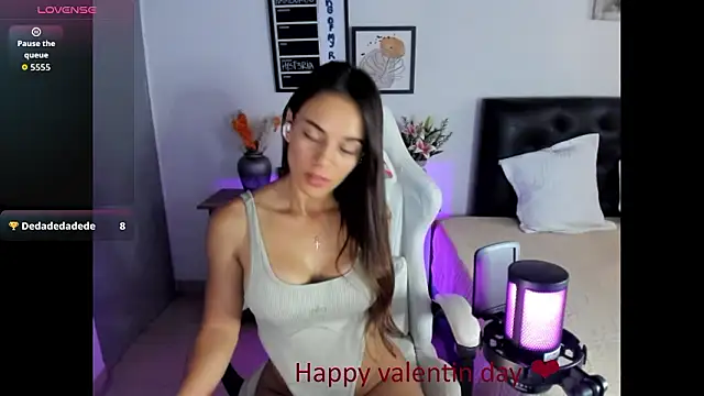 Snapshot of Sara_lopez_28 chatting on 02/15/26, 12:04 Sara lopez 28 online show from 02/15/26, 12:04