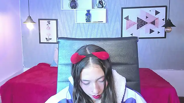 Snapshot of Valeria_roussi chatting on 12/29/24, 08:58 Valeria roussi online show from 12/29/24, 08:58