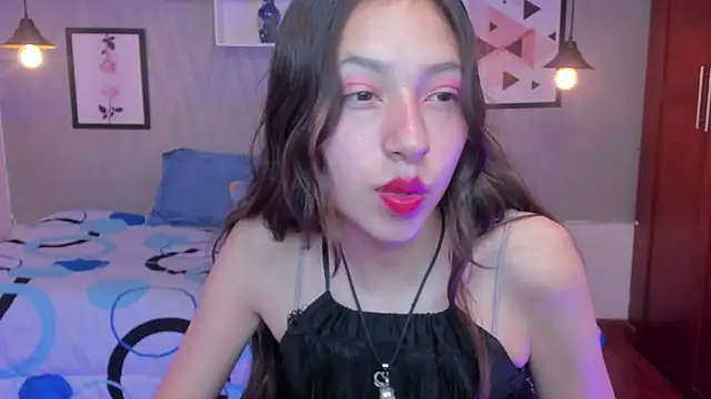 Snapshot of Valeria_roussi chatting on 02/14/25, 03:47 Valeria roussi online show from 02/14/25, 03:47