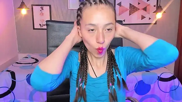 Snapshot of Valeria_roussi chatting on 12/14/24, 08:08 Valeria roussi online show from 12/14/24, 08:08