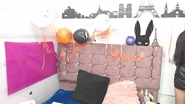 sara caplerx online show from 10/18/25, 10:06