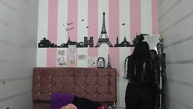 sara caplerx online show from 09/28/25, 01:18