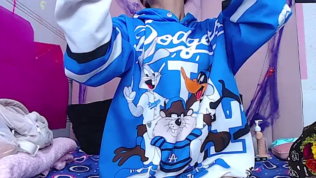 sara caplerx online show from 10/28/25, 04:02