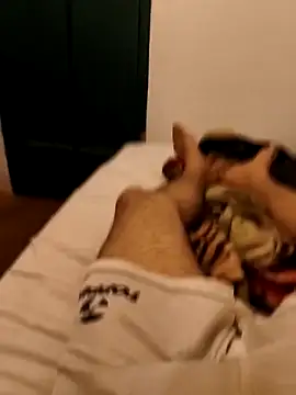 Snapshot of 01kirito chatting on 02/02/26, 07:46 01kirito online show from 02/02/26, 07:46