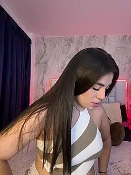 Snapshot of IsabellaAnngel chatting on 07/18/26, 01:03 IsabellaAnngel online show from 07/18/26, 01:03