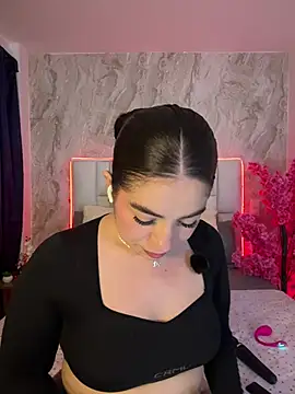 Snapshot of IsabellaAnngel chatting on 06/21/26, 01:44 IsabellaAnngel online show from 06/21/26, 01:44
