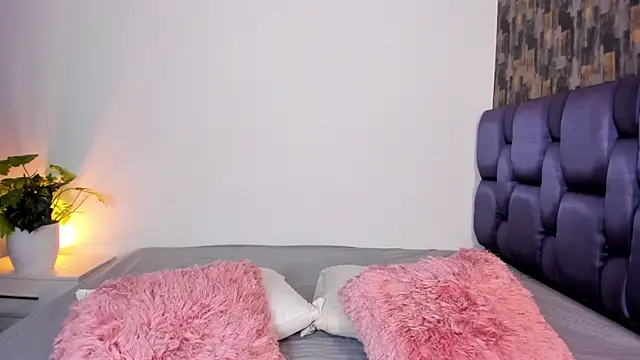 IsabellaAnngel online show from 04/25/26, 02:03