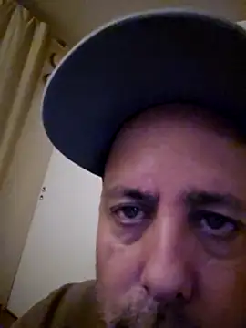 Snapshot of HeteroHotGuy1 chatting on 11/09/25, 02:59 HeteroHotGuy1 online show from 11/09/25, 02:59