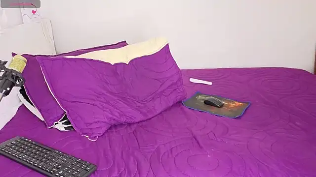 KALE 19 online show from 10/01/25, 01:11