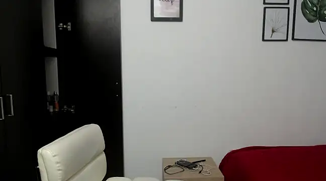 viki mom online show from 03/22/25, 04:24