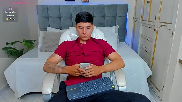 Damian23   online show from 03/13/25, 12:56