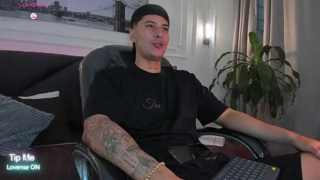 Damian23   online show from 04/13/26, 12:42