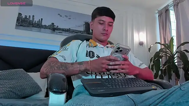 Damian23   online show from 03/27/26, 02:18