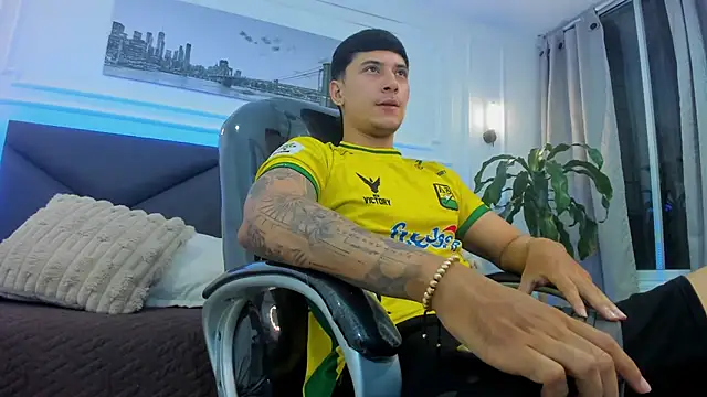 Damian23   online show from 12/03/25, 10:47