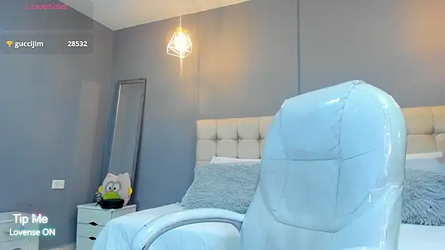 Damian23   online show from 09/18/25, 11:13