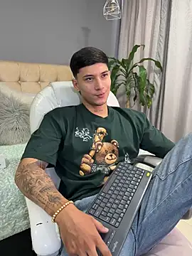 Damian23   online show from 09/10/25, 12:37