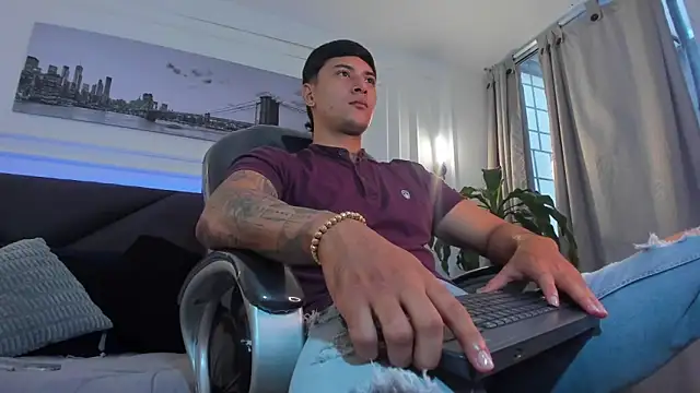 Damian23   online show from 02/05/26, 12:23