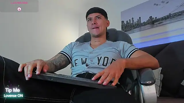 Damian23   online show from 03/06/26, 01:39